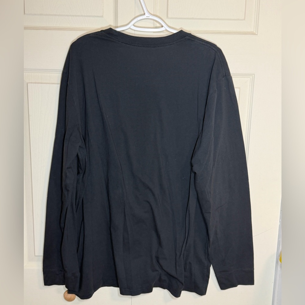 Under Armour Men's XXL Black Long Sleeve shirt with freedom Graphics - Picture 3 of 5